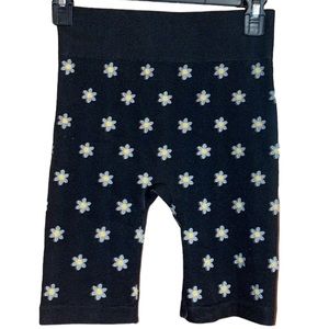 •NO BOUNDARIES•NWOT BLACK SEAMLESS FLOWER HIGH WAISTED BIKER SHORTS SIZE SMALL